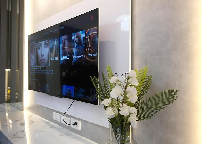 Stylish Condotel With 2 Beds Near Mall Of & Airport - Jwl Apartment