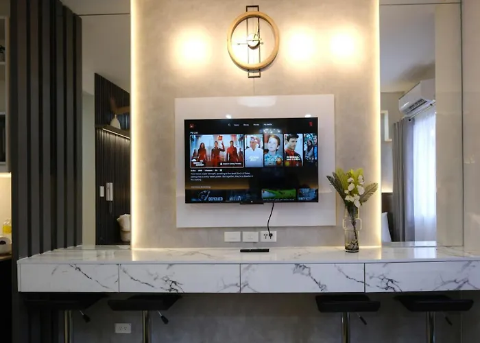 Stylish Condotel With 2 Beds Near Mall Of & Airport - Jwl Apartment *