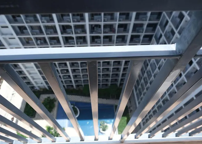 Stylish Condotel With 2 Beds Near Mall Of & Airport - Jwl *